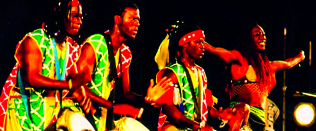 MITAFRIKA ALL STARS / MAMA AFRIKA – AICHA KOUYATEH (Elfenbeinküste, Guinea, Kongo, Togo) – SIRIKI COULIBALY (Burkina Faso)