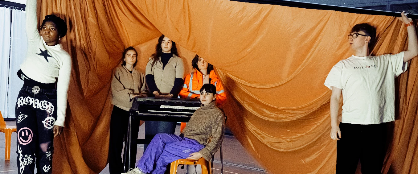 DEMOCRATIC PLAYGROUND – exploring the room